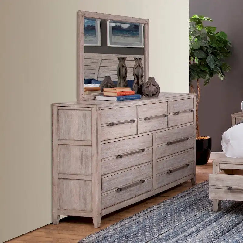 Commode à 7 tiroirs au fini rustique