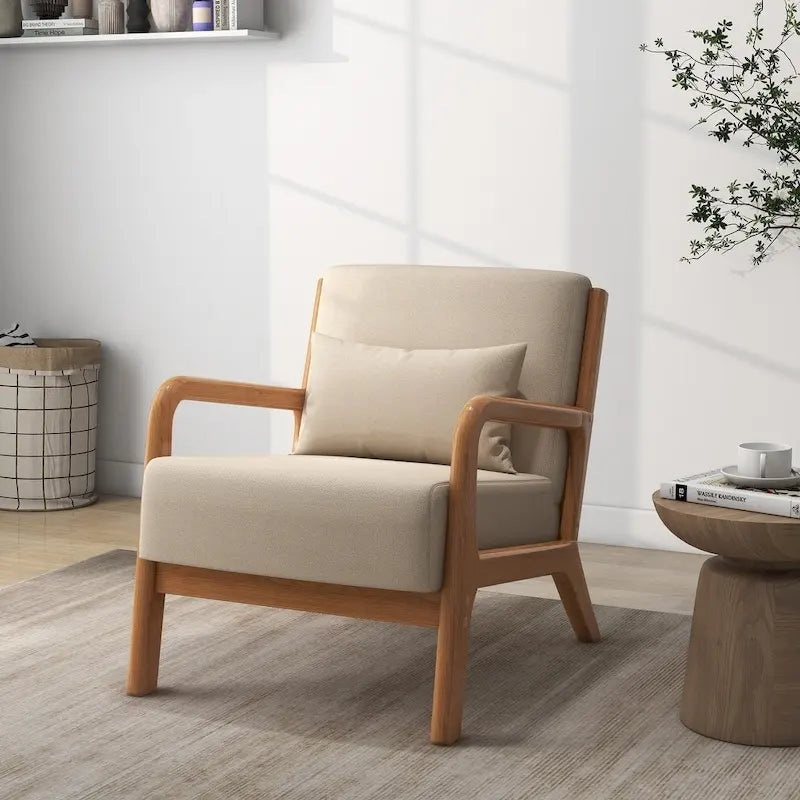 Fauteuil rembourré en tissu avec pieds en bois