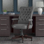 Chaise de bureau capitonnée à dossier haut avec accoudoirs