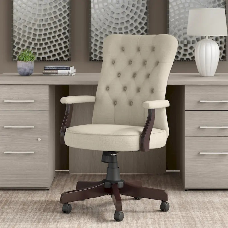 Chaise de bureau capitonnée à dossier haut avec accoudoirs