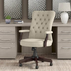 Chaise de bureau capitonnée à dossier haut avec accoudoirs