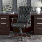 Chaise de bureau capitonnée à dossier haut avec accoudoirs