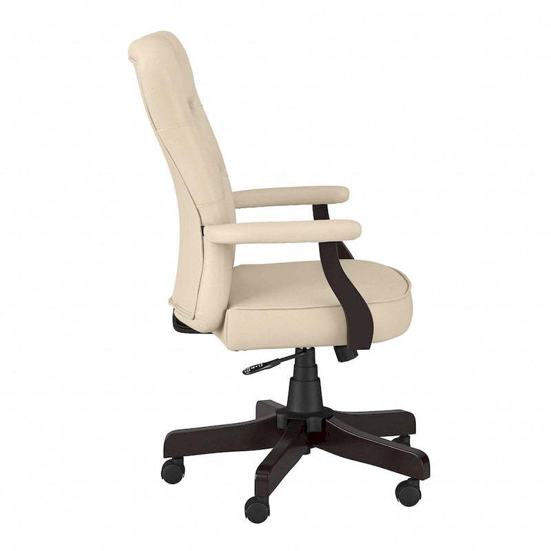 Chaise de bureau capitonnée à dossier haut avec accoudoirs